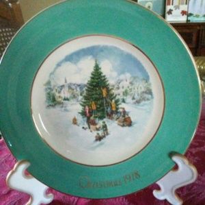 Avon Christmas collector plate